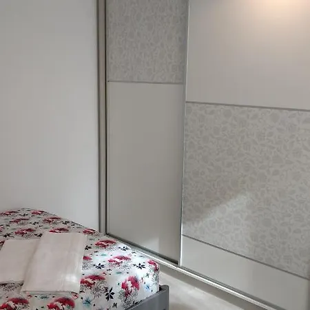Casa Cu Tei *